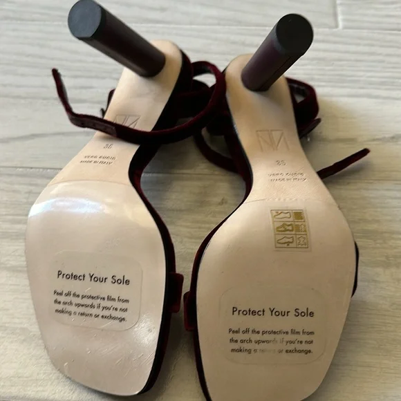 Tamara Mellon pillow top heels in Burgundy. Size-36. Never worn. No Box. - Picture 3 of 3